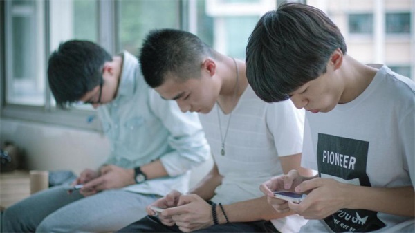 低頭族上班族白領