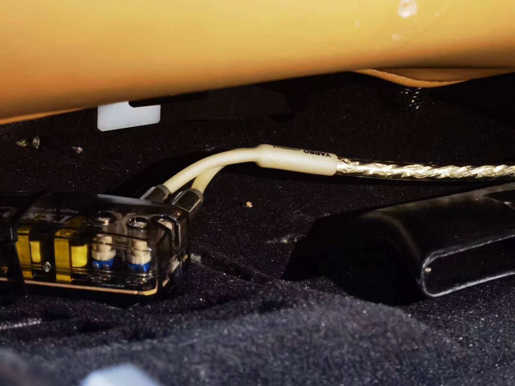 這樣體驗音樂新能源汽車座椅就可以體驗到體感音樂律動帶來的高效身心放松。